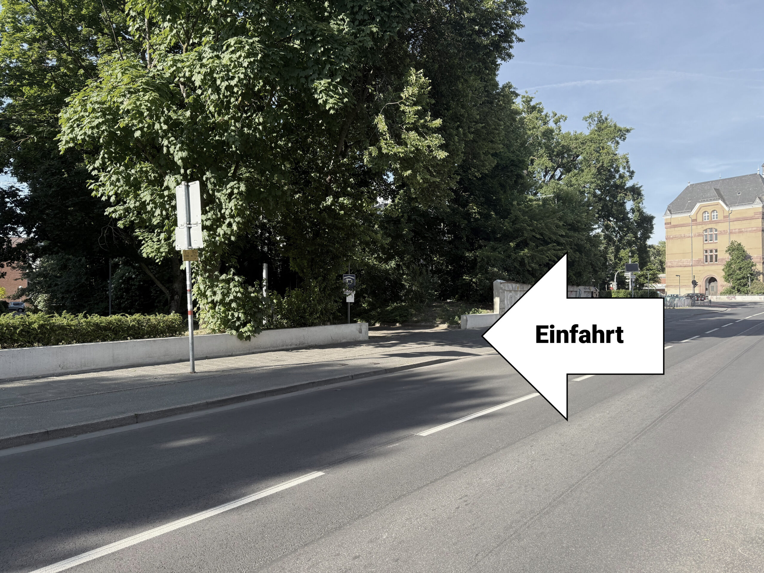 Einfahrt_Pfeil